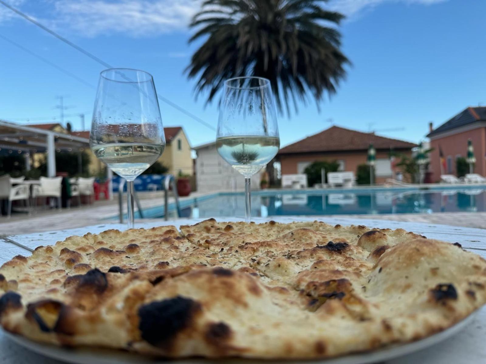 Al Borgo Village Pietra Ligure Extérieur photo